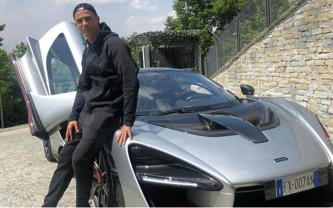 Garagem milionária do Cristiano Ronaldo