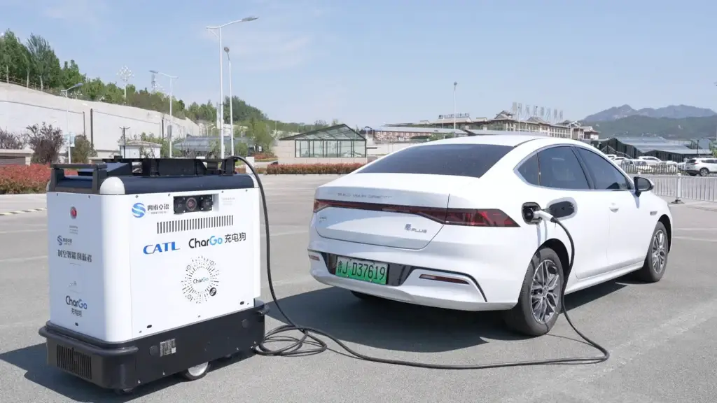 Robôs de recarga para carros elétricos a solução móvel para a falta de infraestrutura (3)