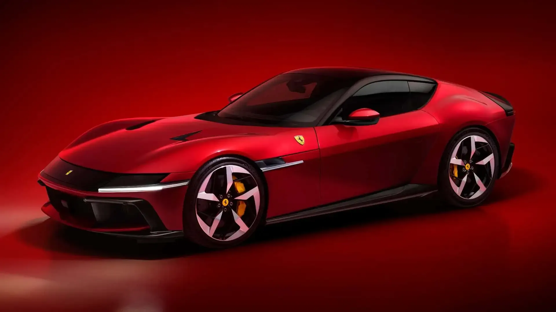 Ferrari 12Cilindri manual pode ser resposta aos fãs da marca