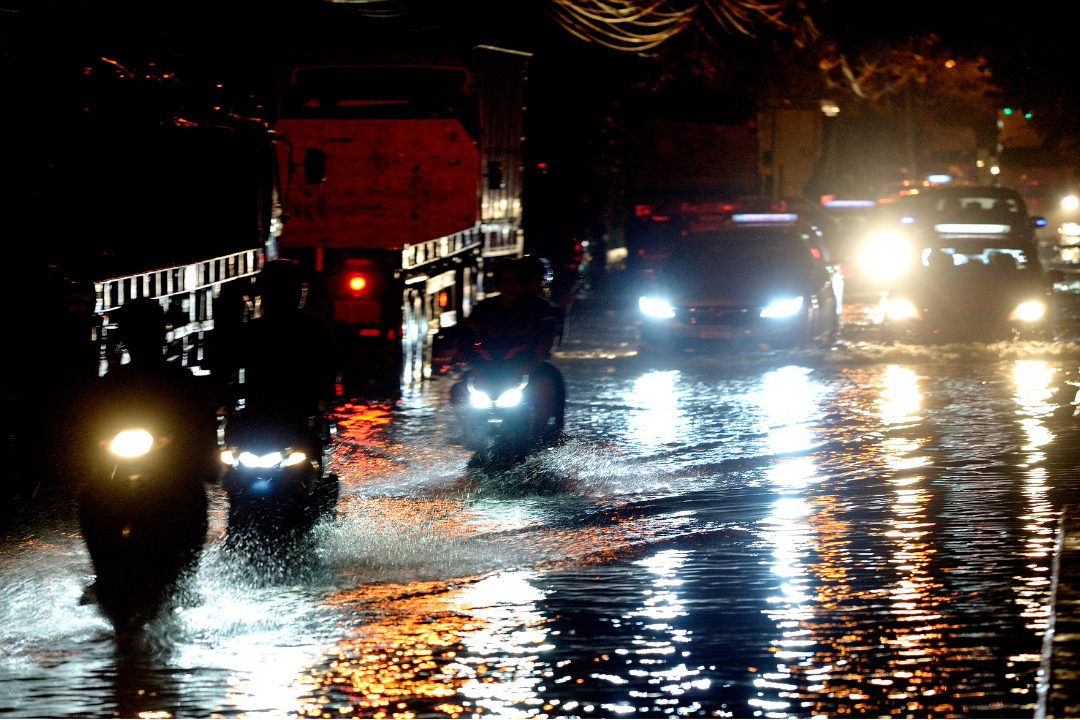 10 Dicas para dirigir sob chuva